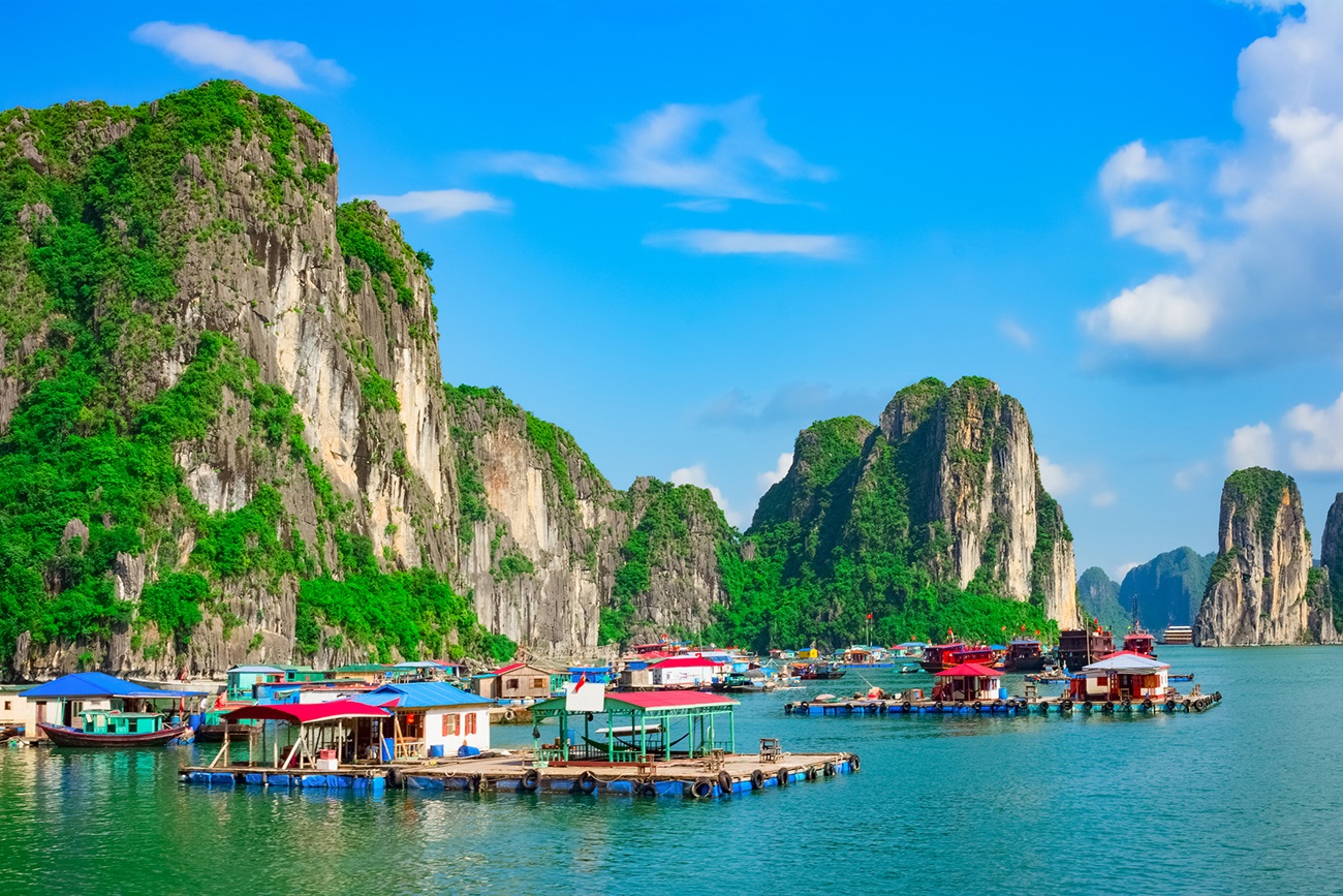 Top 10 Things to Do in Halong Bay Besides Cruising 9 Halong bay day cruise - Cua van floating village