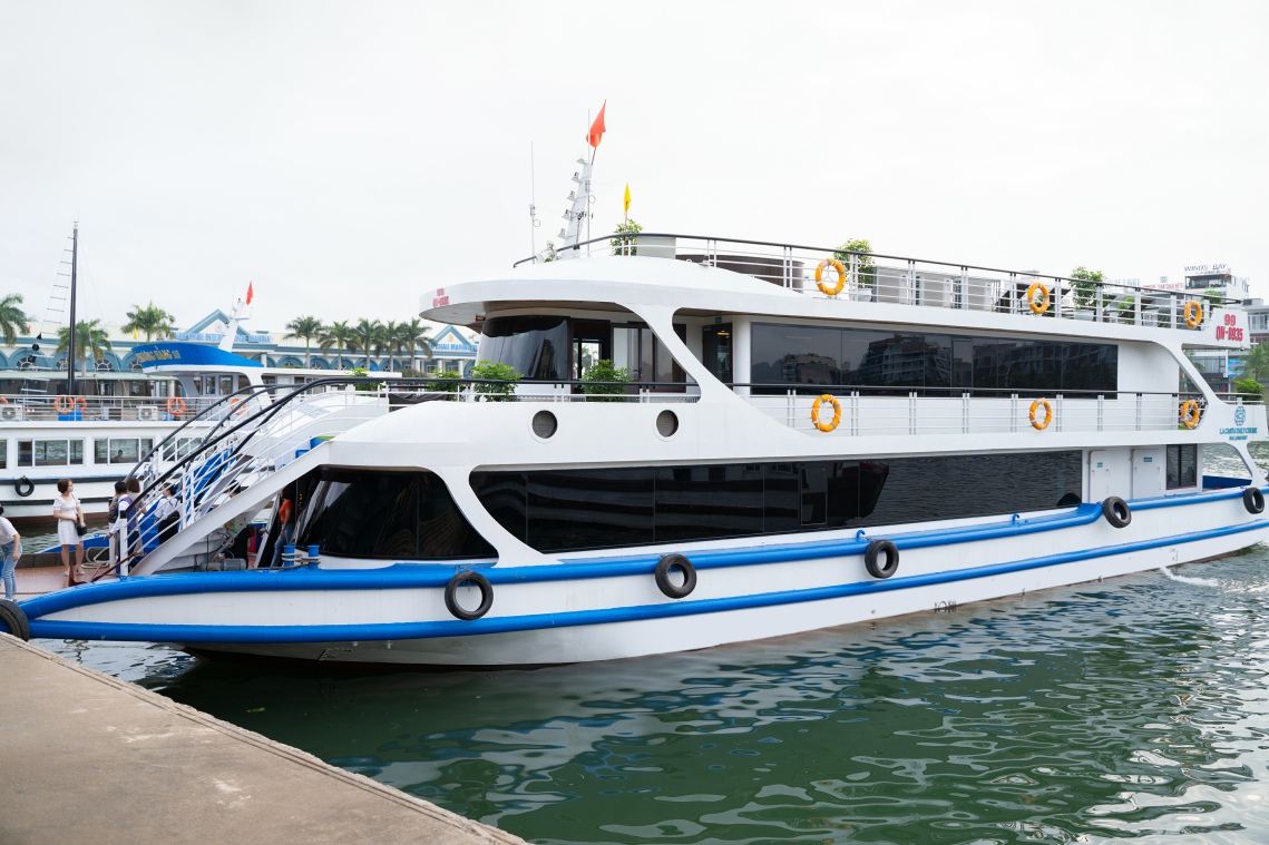 La Casta Daily Cruise – Family-Friendly Itinerary 3 Halong Bay one day cruise