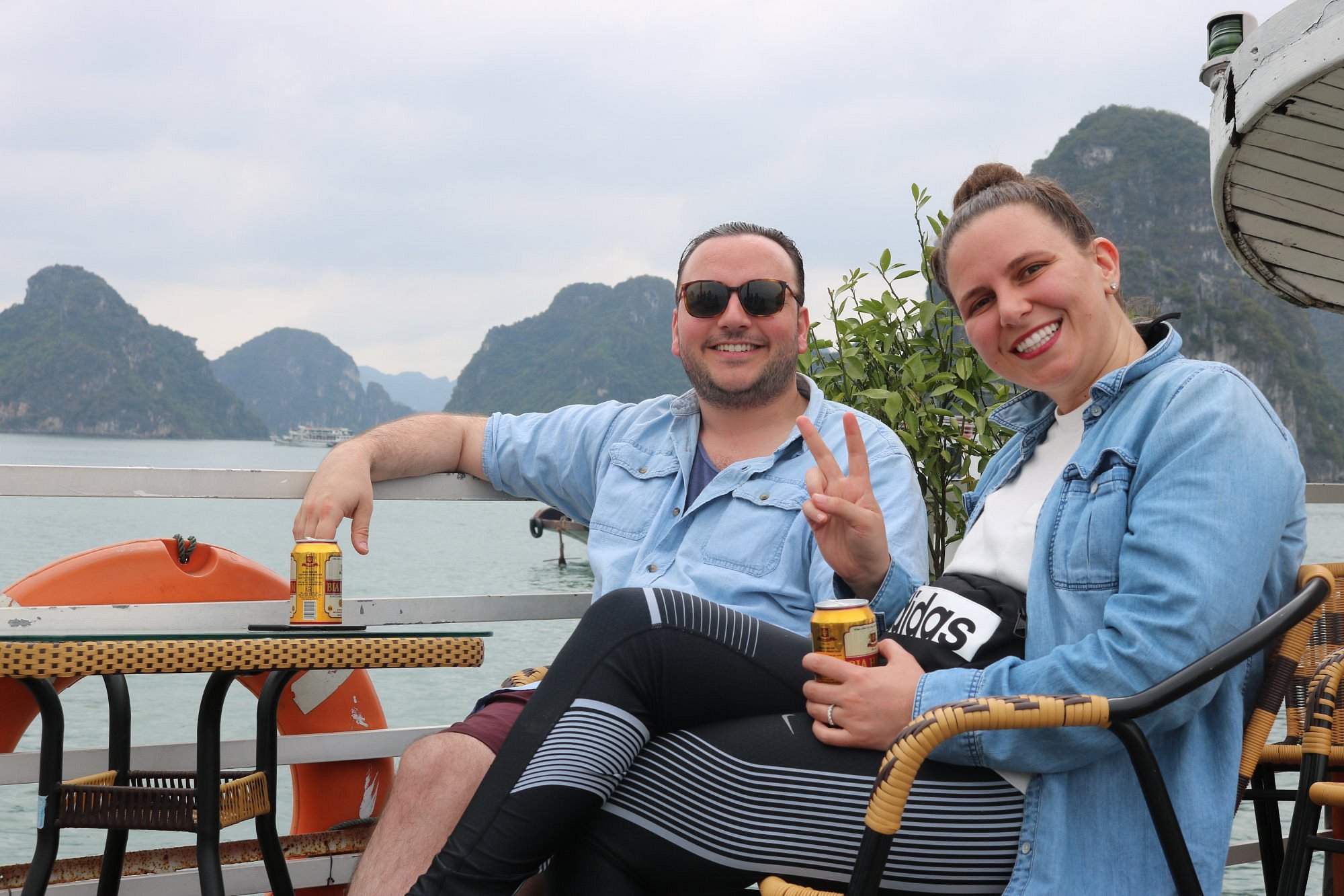 Dragonfly Cruise – Budget Option for Travellers Exploring Halong Bay 4 Halong bay day cruise - Dragonfly cruise customer