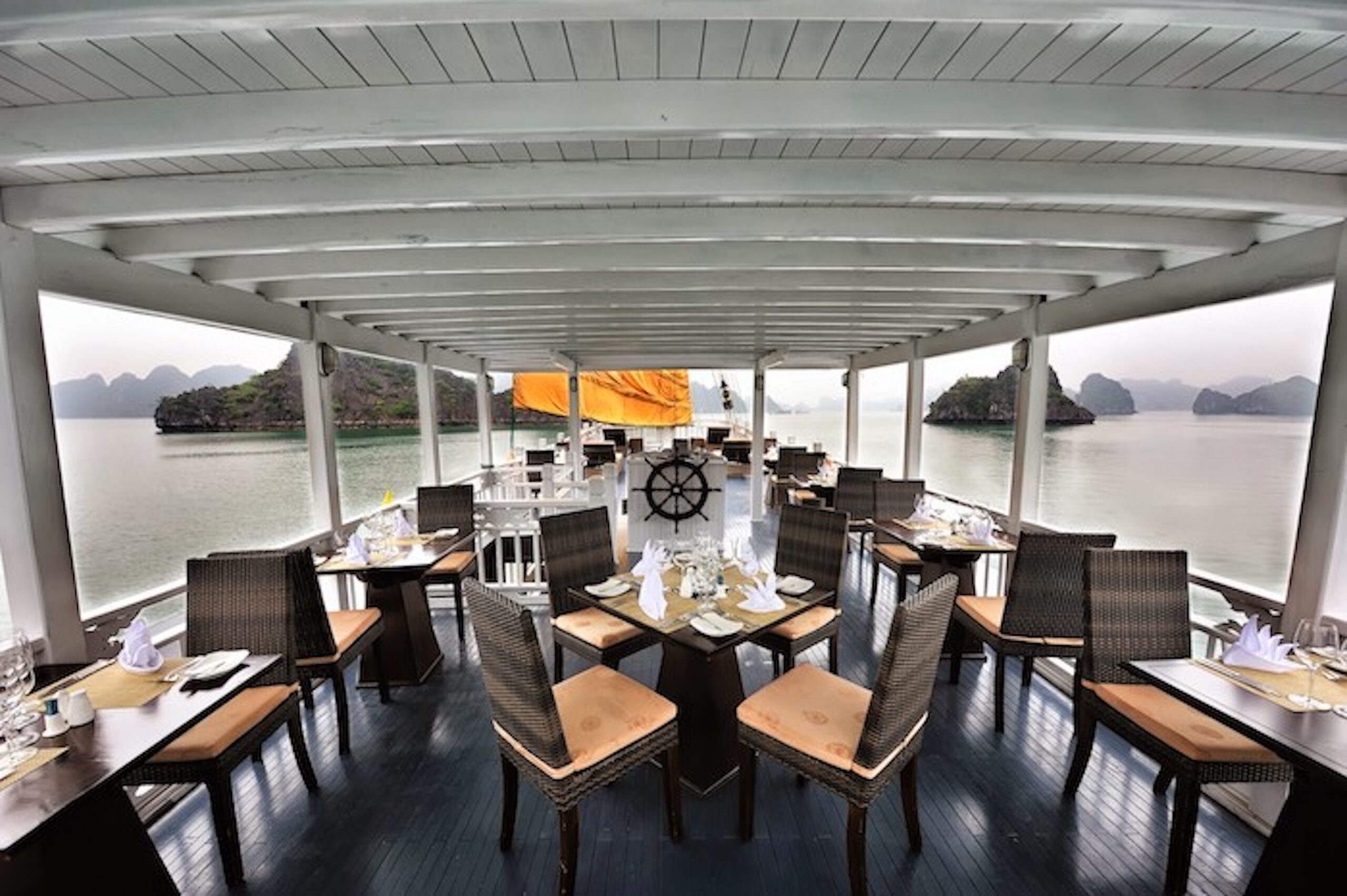 Halong bay Paradise Explorer cruise 