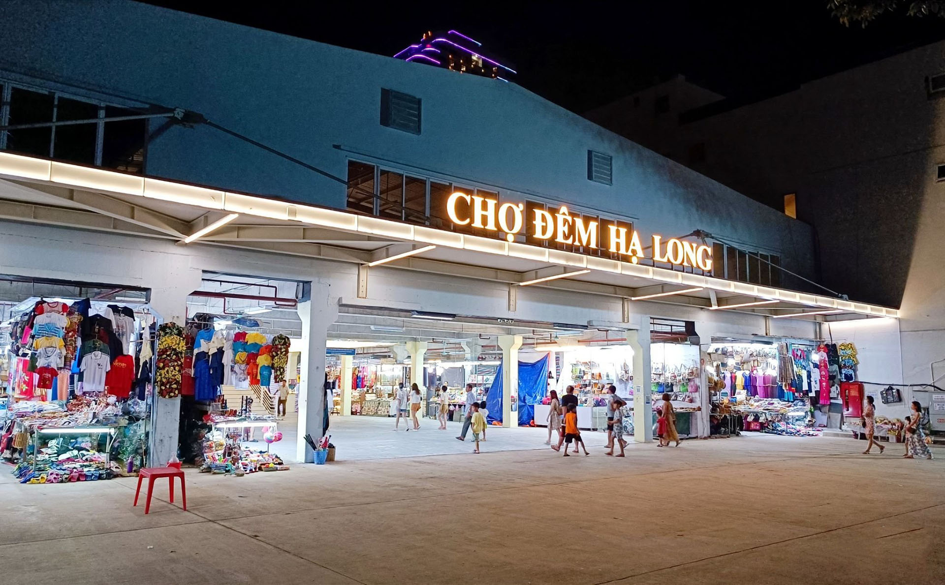 Top 10 Things to Do in Halong Bay Besides Cruising 7 Halong bay day cruise - Halong night market