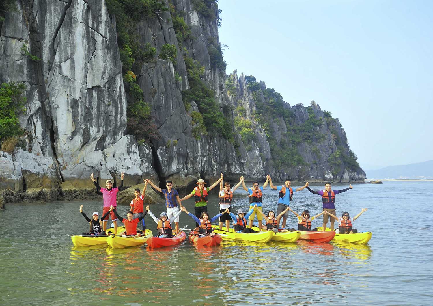 Ambassador Day Cruise: High-end buffet, sun deck, luxury feel 7 Halong bay day cruise - Halong outdoor activities