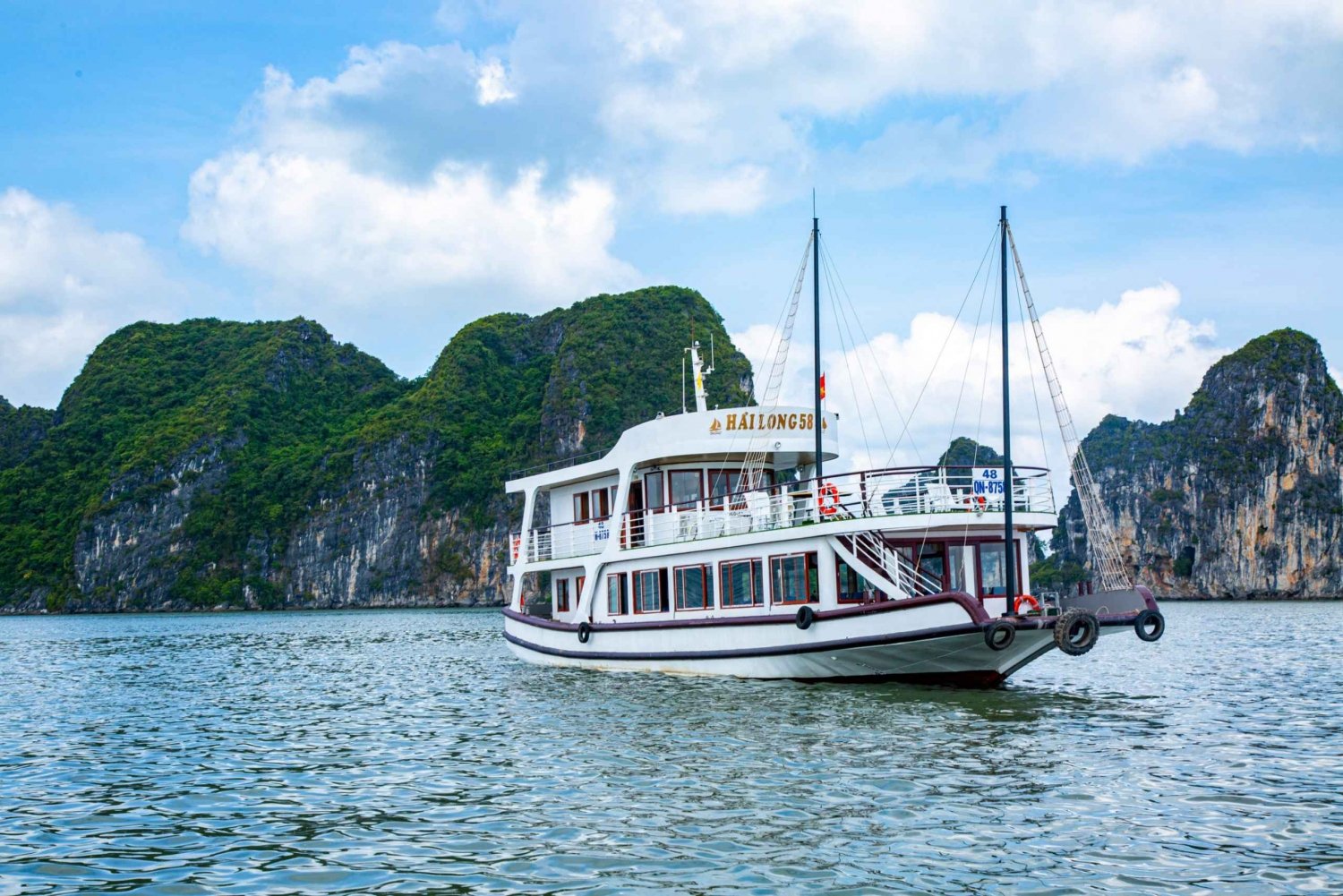 Top Halong Bay Day Cruises You Must Try for an Unforgettable Experience 7 Halong bay day cruise