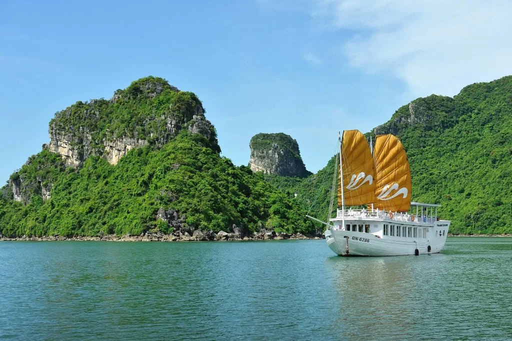 Family-Friendly Halong Bay Day Cruises: Safe, Fun & Affordable Picks 6 halong bay day cruise