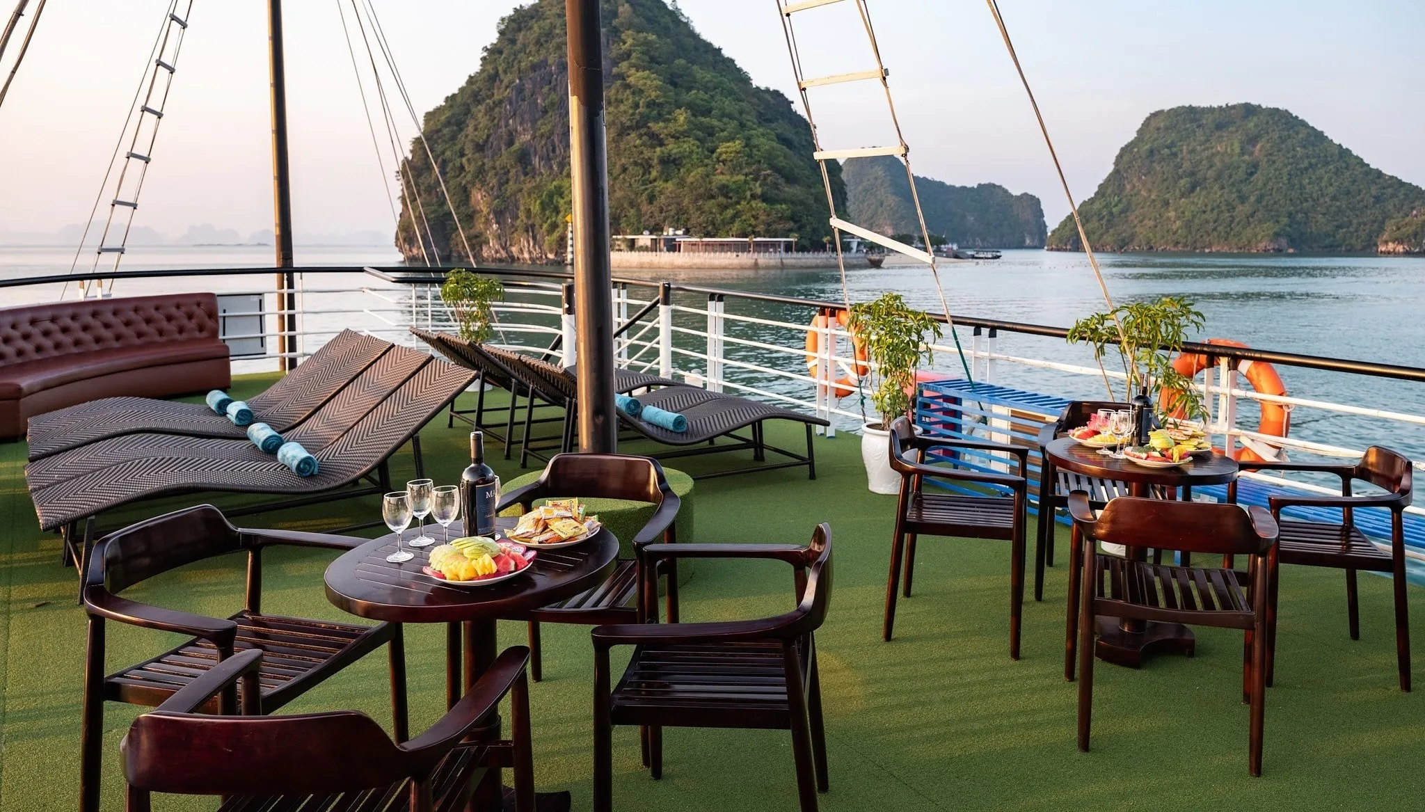 Halong Reina Day Cruise