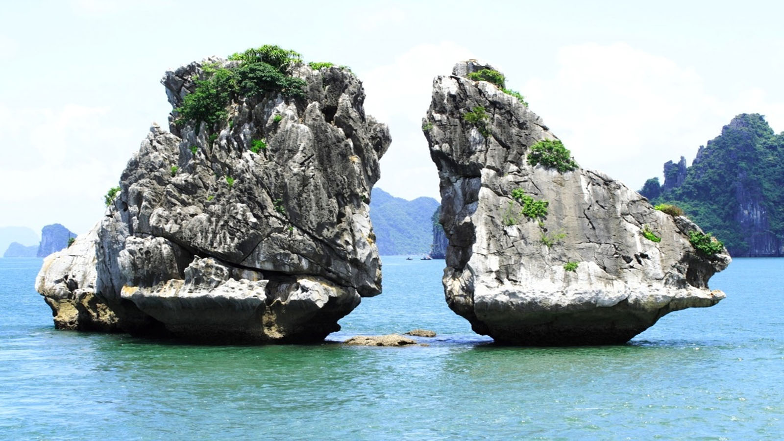 Halong Bay Indochina Sails Premium Cruise 5 Trong Mai islets