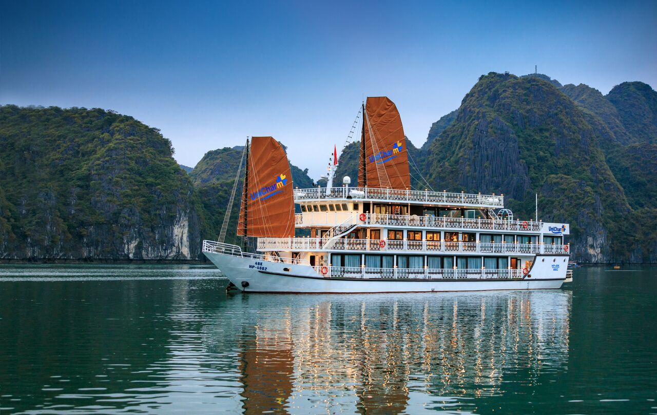 Halong bay day cruise - Vega Travel cruise