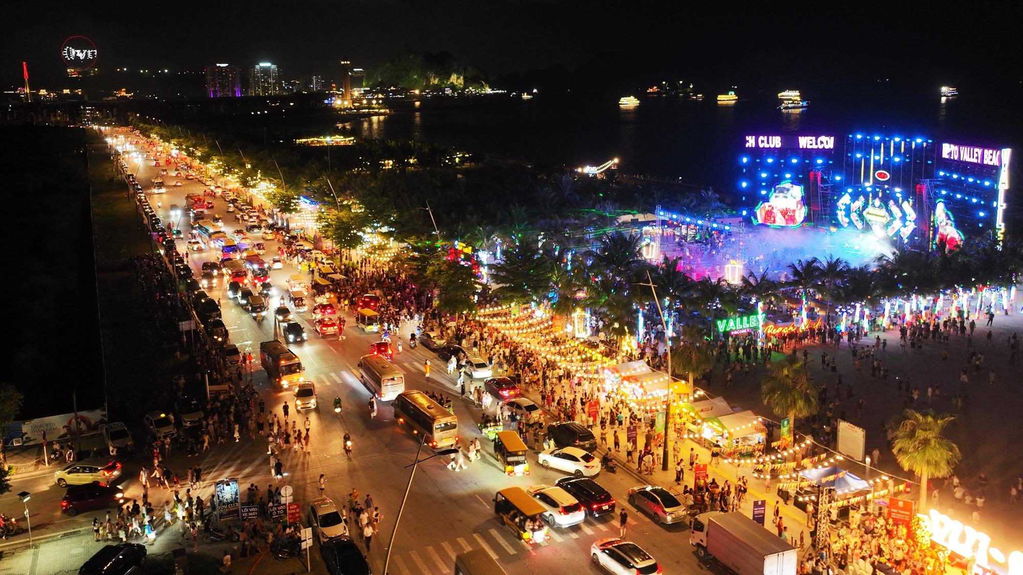 Bai Chay night market