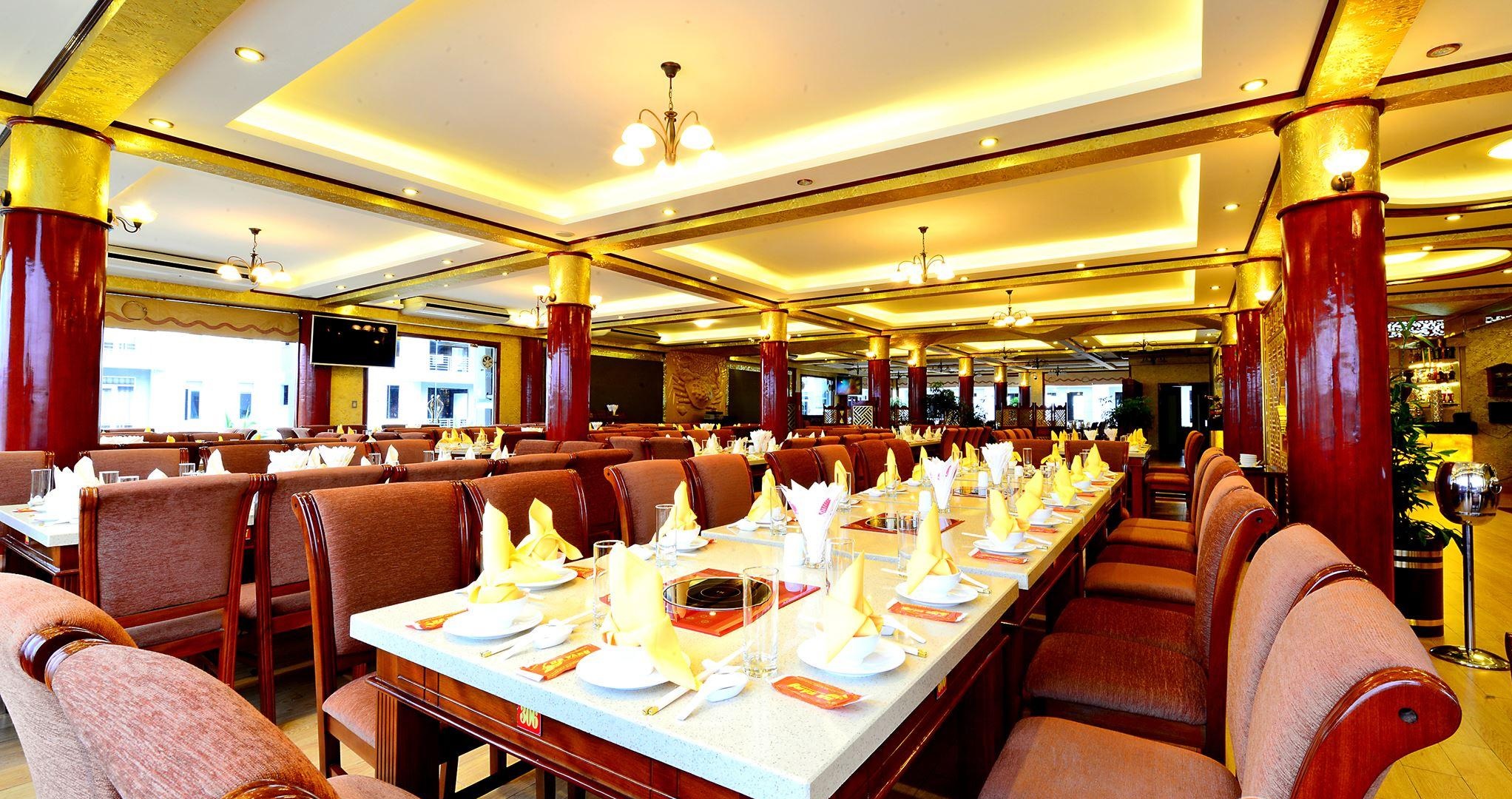 Cua Vang restaurant space