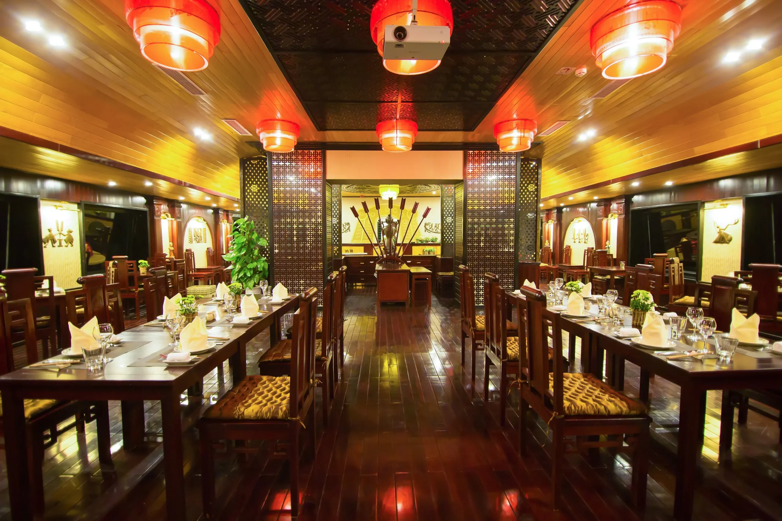 Halong Dragon Legend Cruise restaurant
