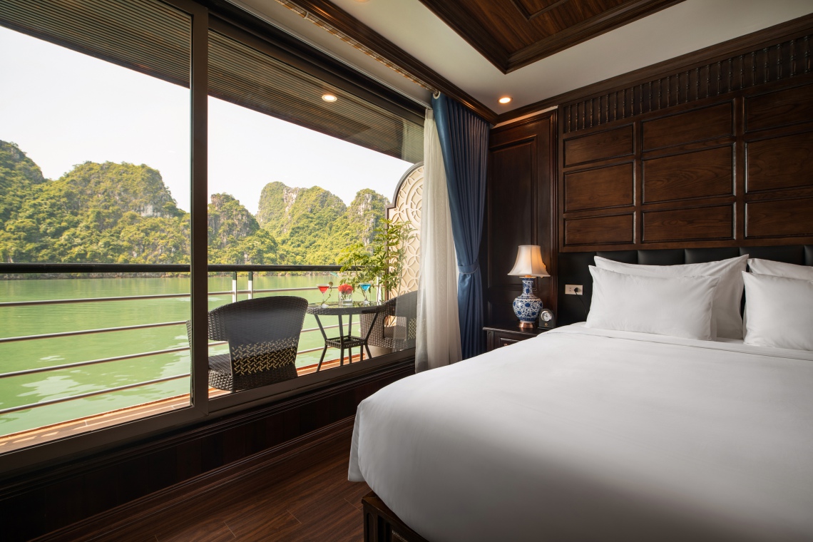 Halong bay La Casta Regal Cruise room