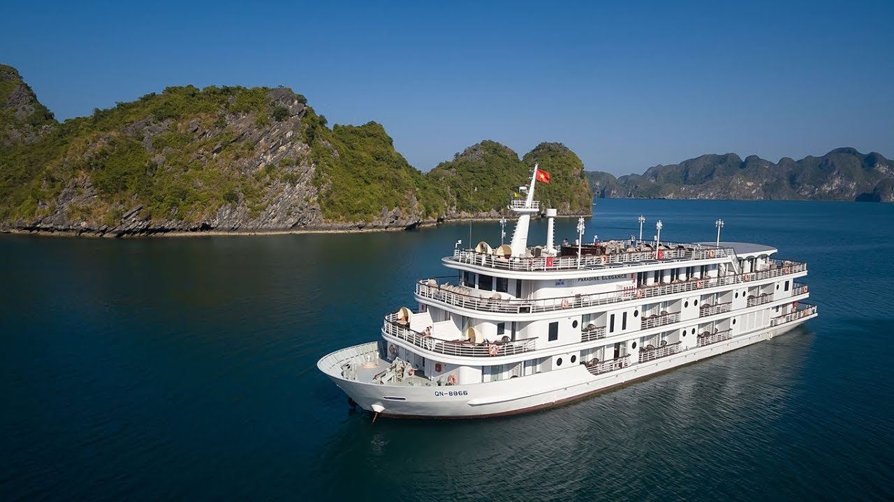 Paradise Elegance Cruise – The Ultimate Halong Overnight Cruise for Luxury and Style 2 Halong bay Paradise Elegance Cruise