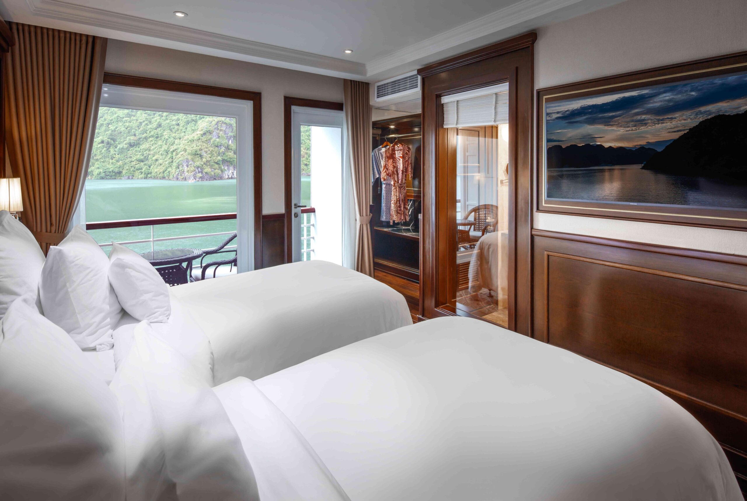 Paradise Elegance Cruise – The Ultimate Halong Overnight Cruise for Luxury and Style 5 Halong 16/08/2025