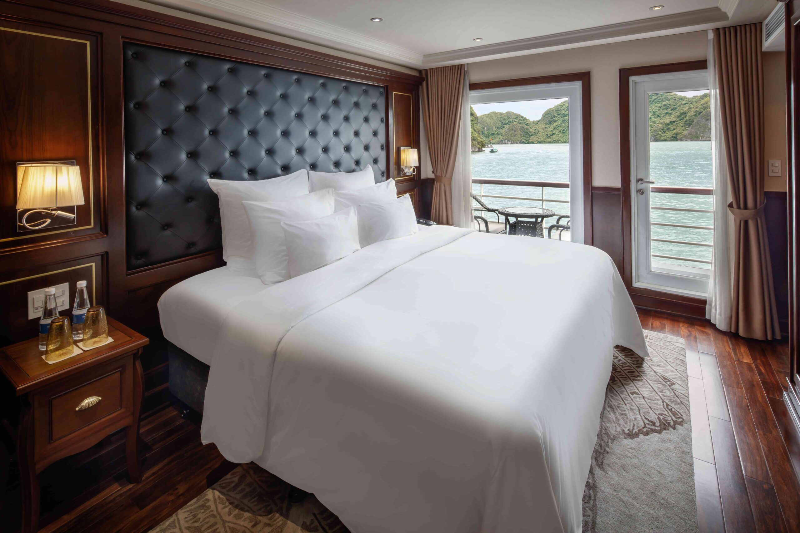Paradise Elegance Cruise – The Ultimate Halong Overnight Cruise for Luxury and Style 3 Halong bay Paradise Elegance Cruise room
