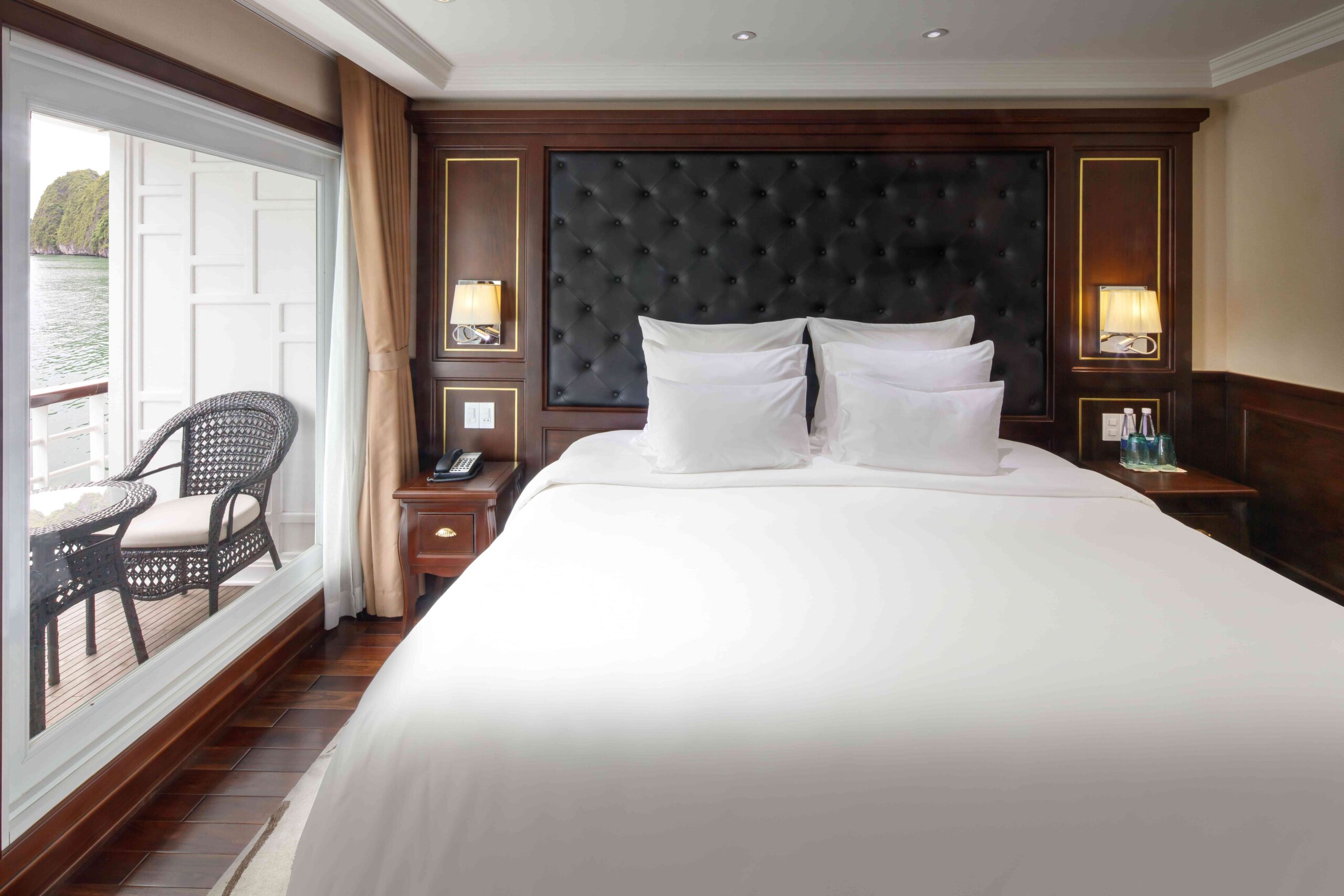 Paradise Elegance Cruise – The Ultimate Halong Overnight Cruise for Luxury and Style 4 Halong bay Paradise Elegance Cruise room