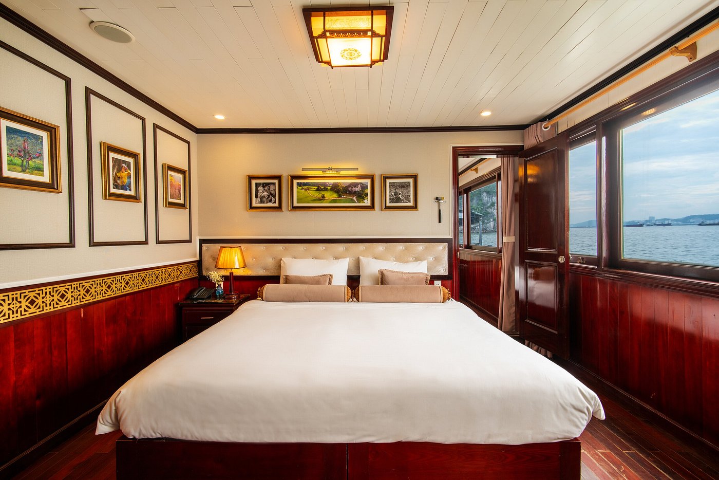 Halong bay Swan Cruise