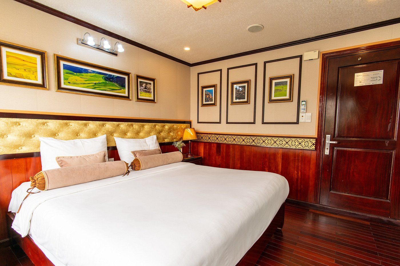 Halong bay Swan Cruise