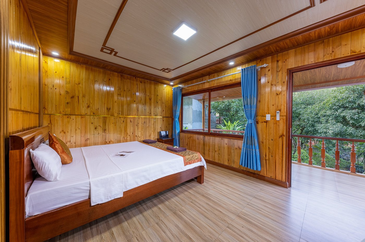 Lan Homestay Cat Ba – Cozy Local Style Stay Near Beaches & Town Center 5 Lan homestay Cat Ba room