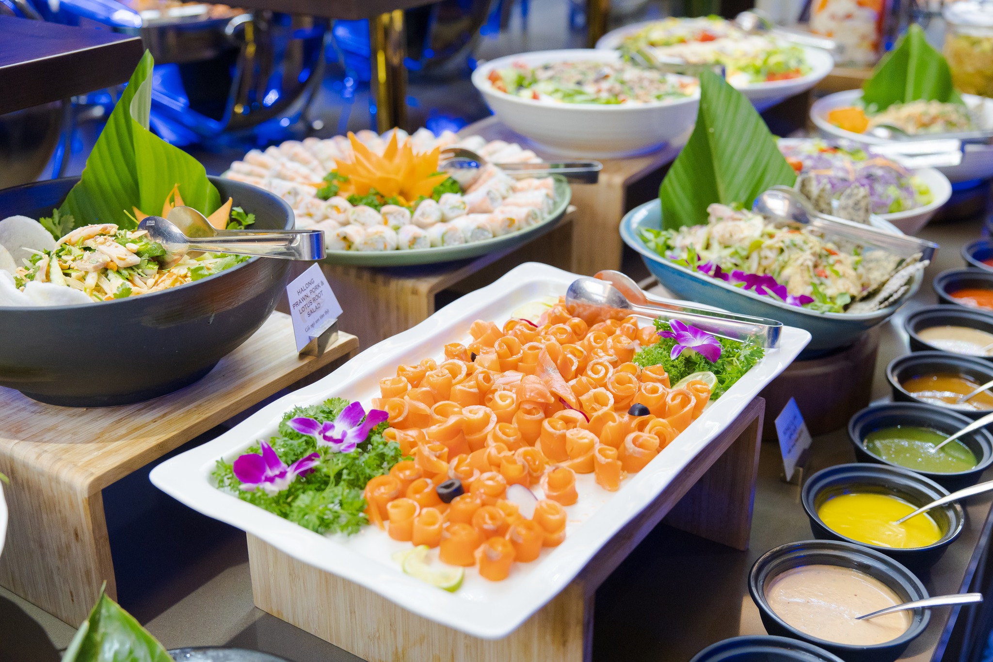 Paradise Suites Hotel Tuan Chau meal