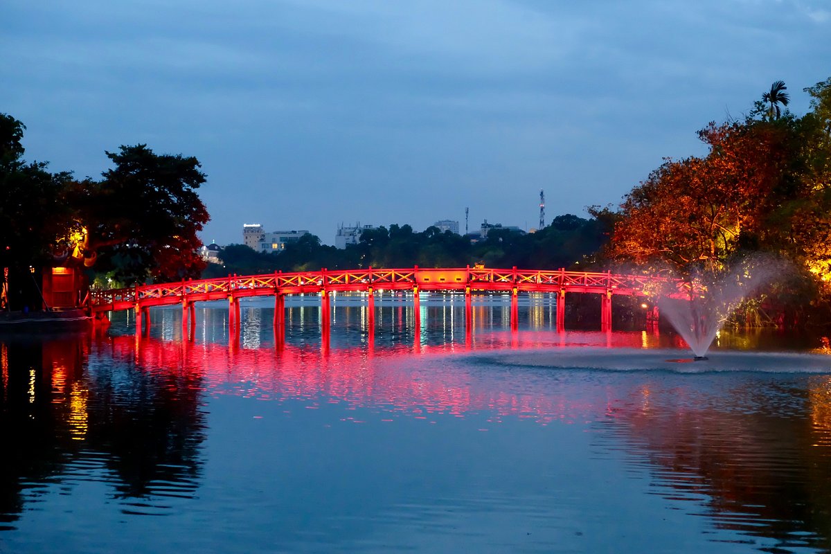 The Huc Bridge - Ngoc Son temple