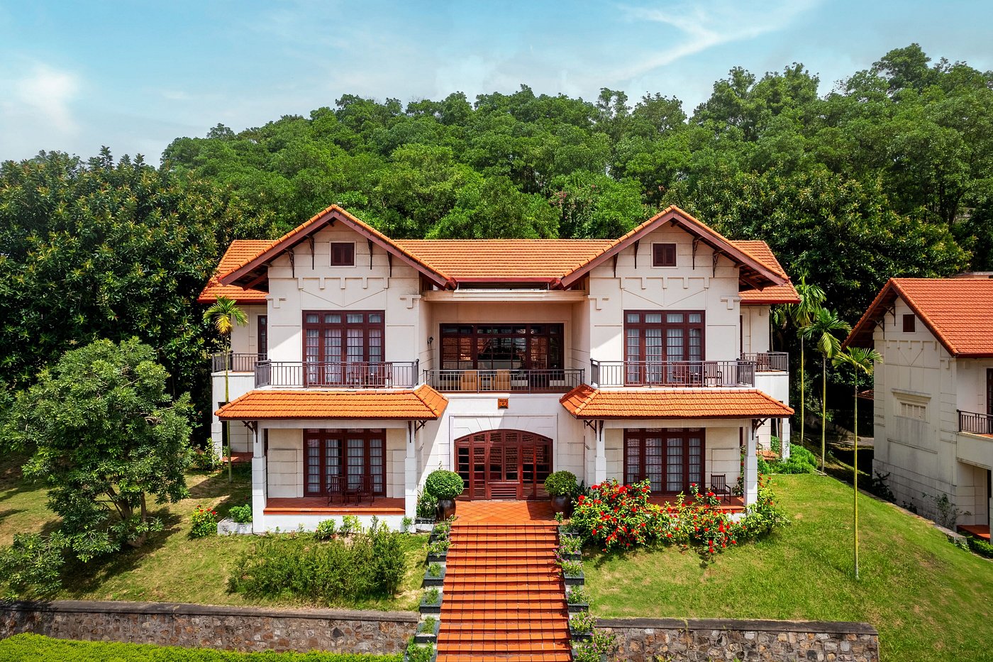 Tuan Chau Holiday Villa