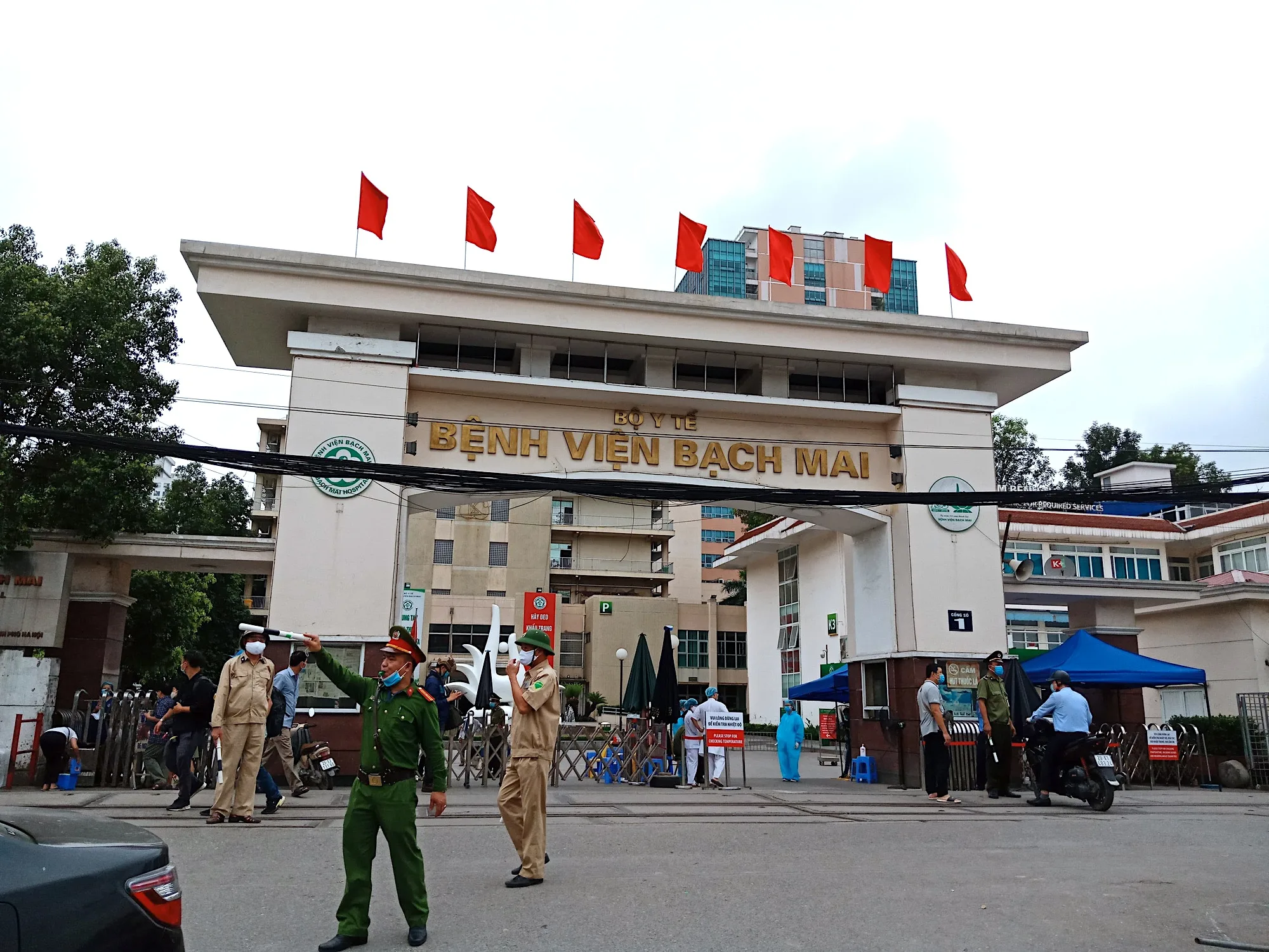 Bệnh viện Bạch Mai gần Trung Tâm Hội Nghị Quốc Gia