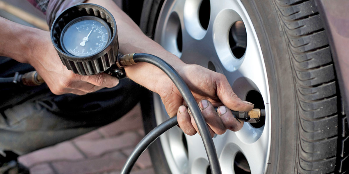 What You Need for a Halong Bay Trip by Car: A Complete Self-Drive Guide 2 Checking tires