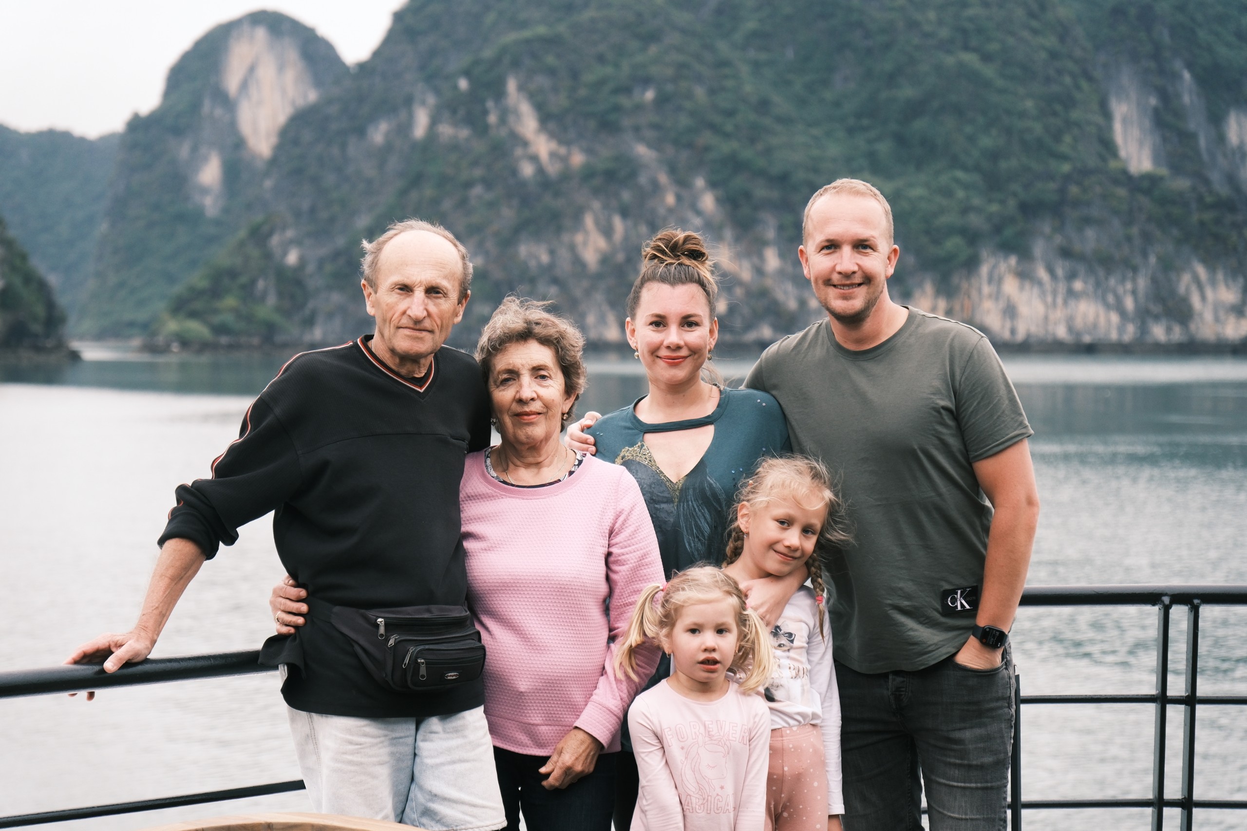 Halong bay multigenerational family trip
