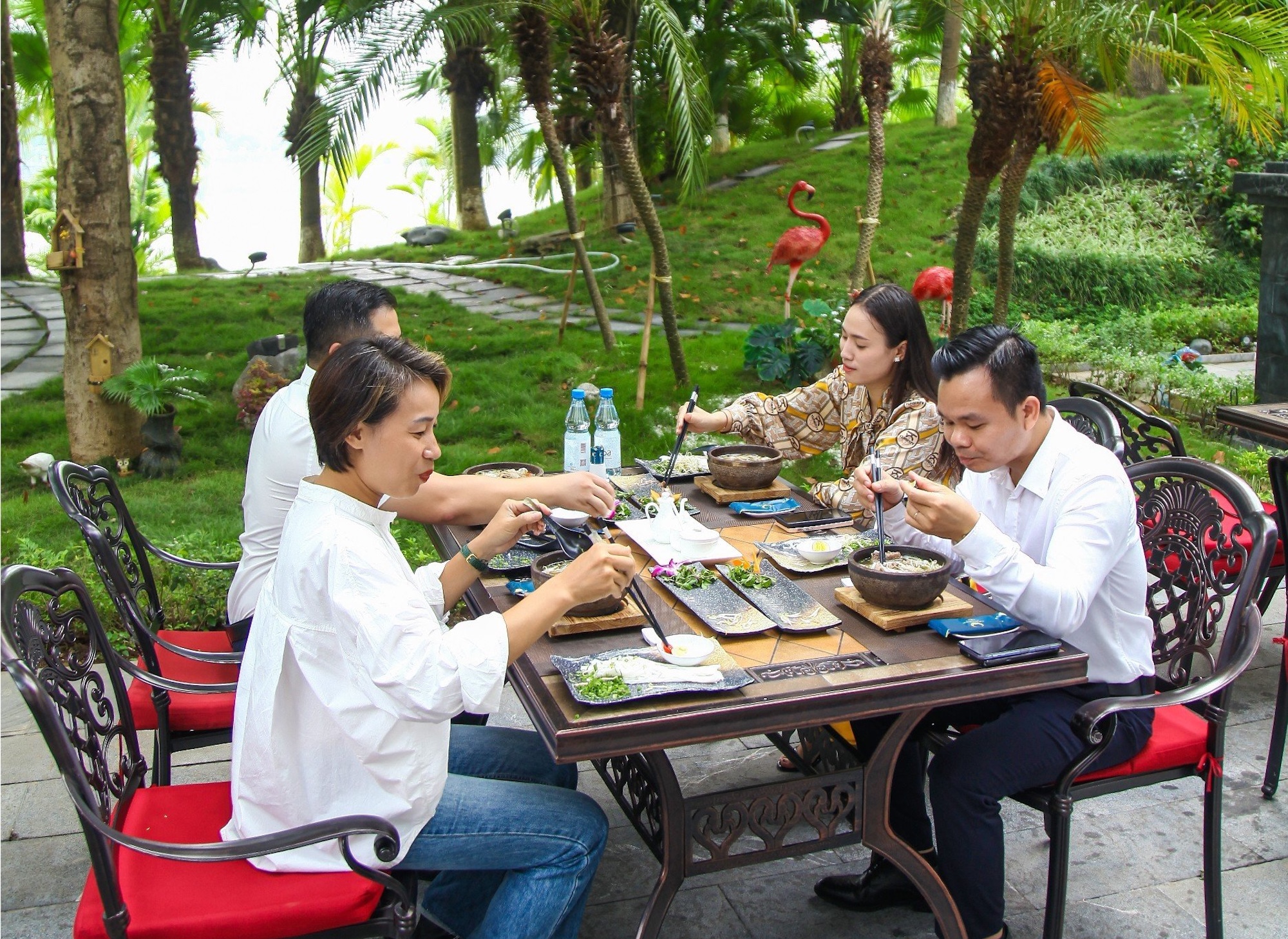 Phở Bát Đà gần Trung Tâm Hội Nghị Quốc Gia