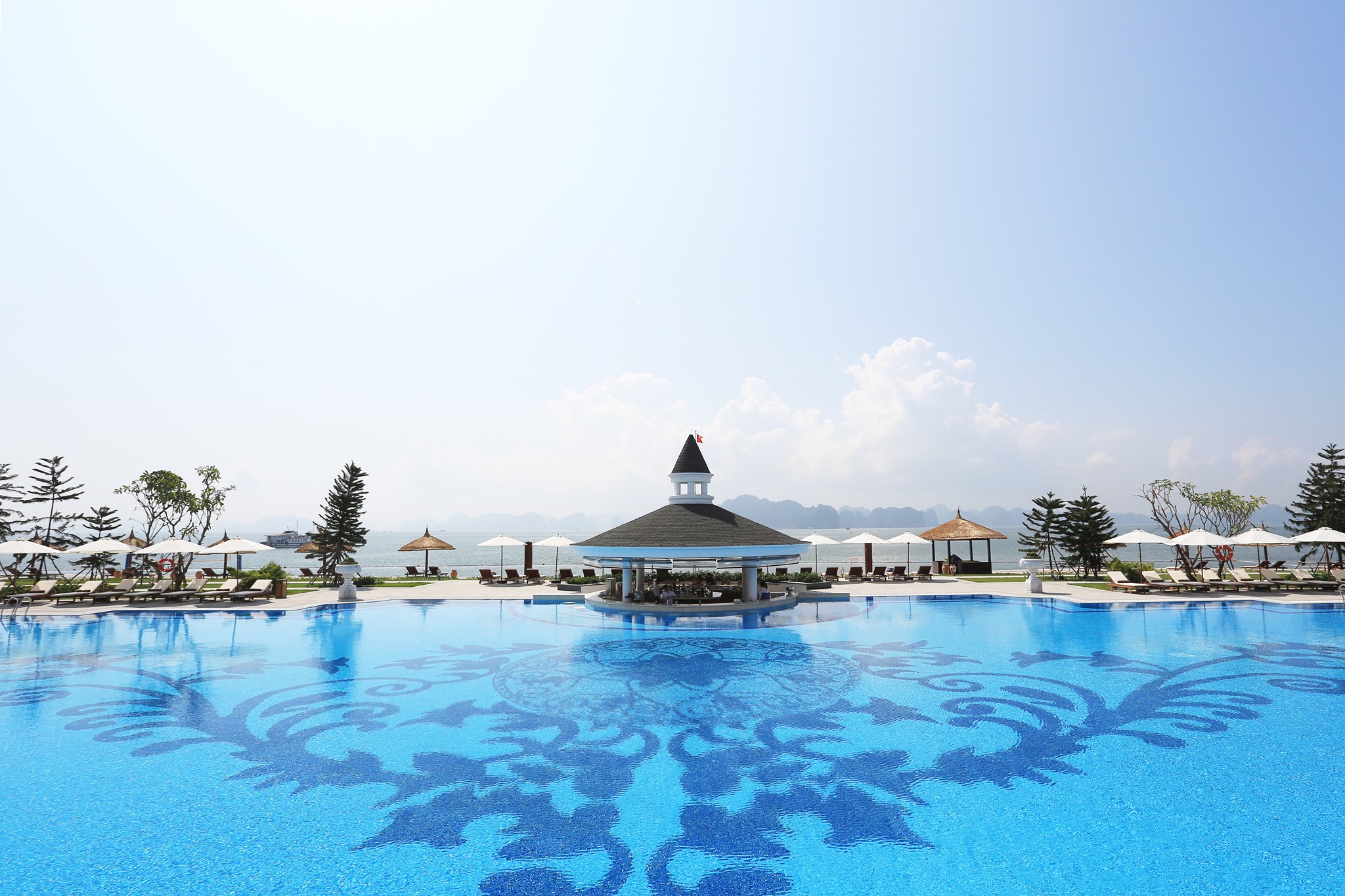 Pool at Vinpearl Halong
