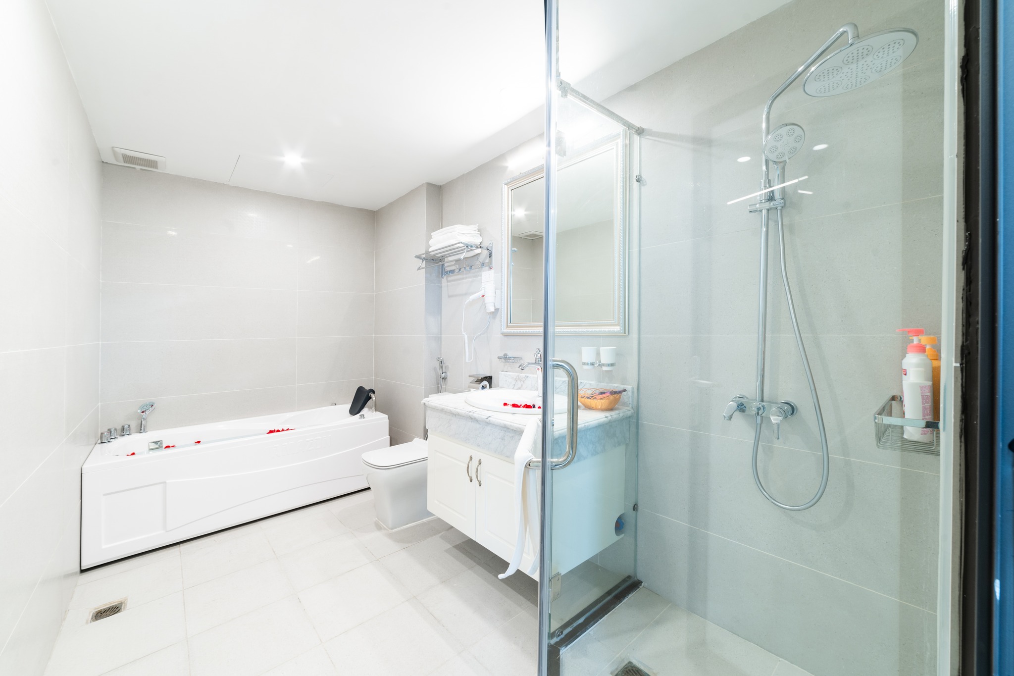 Rosee hotel and apartment - gần Trung Tâm Hội Nghị Quốc Gia