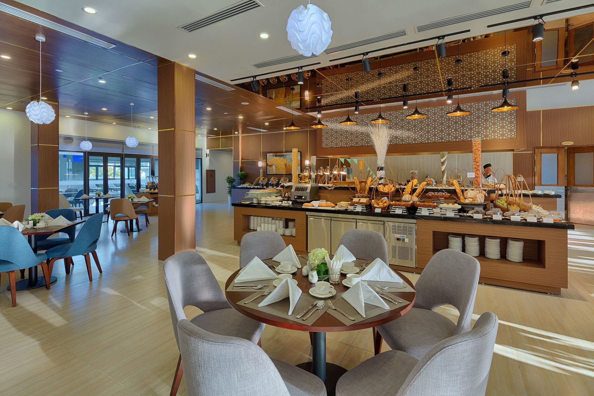 Royal Lotus Halong Resort & Villas restaurant