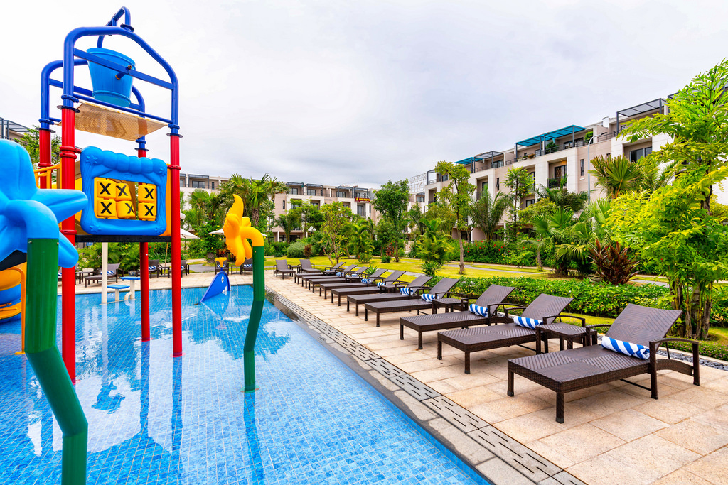 Royal Lotus Halong Resort & Villas surroundings