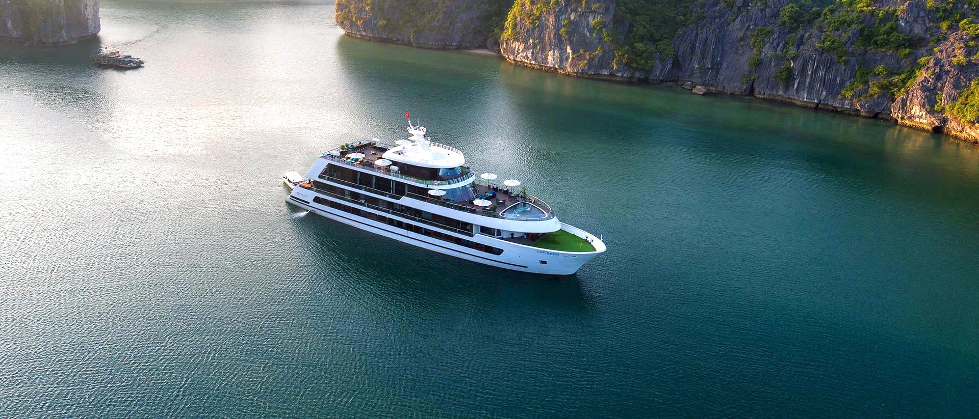 Stellar of the Seas Cruise: The Ultimate Luxury Halong Bay Experience 2 Stellar of the Seas Cruise