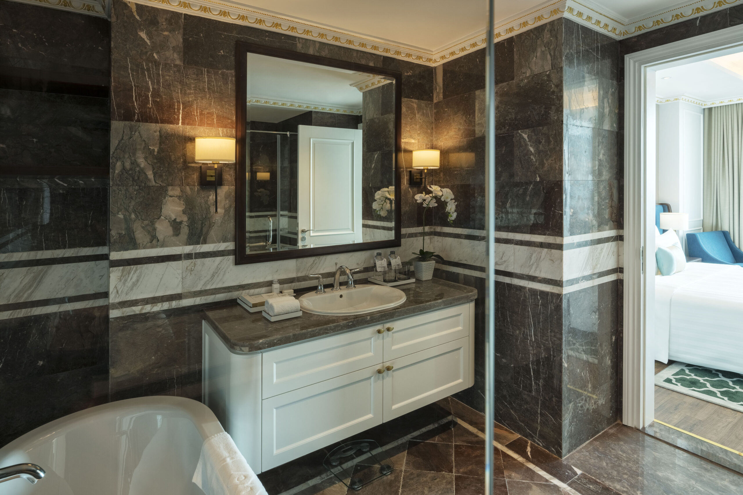 Suites & Premium Options 
