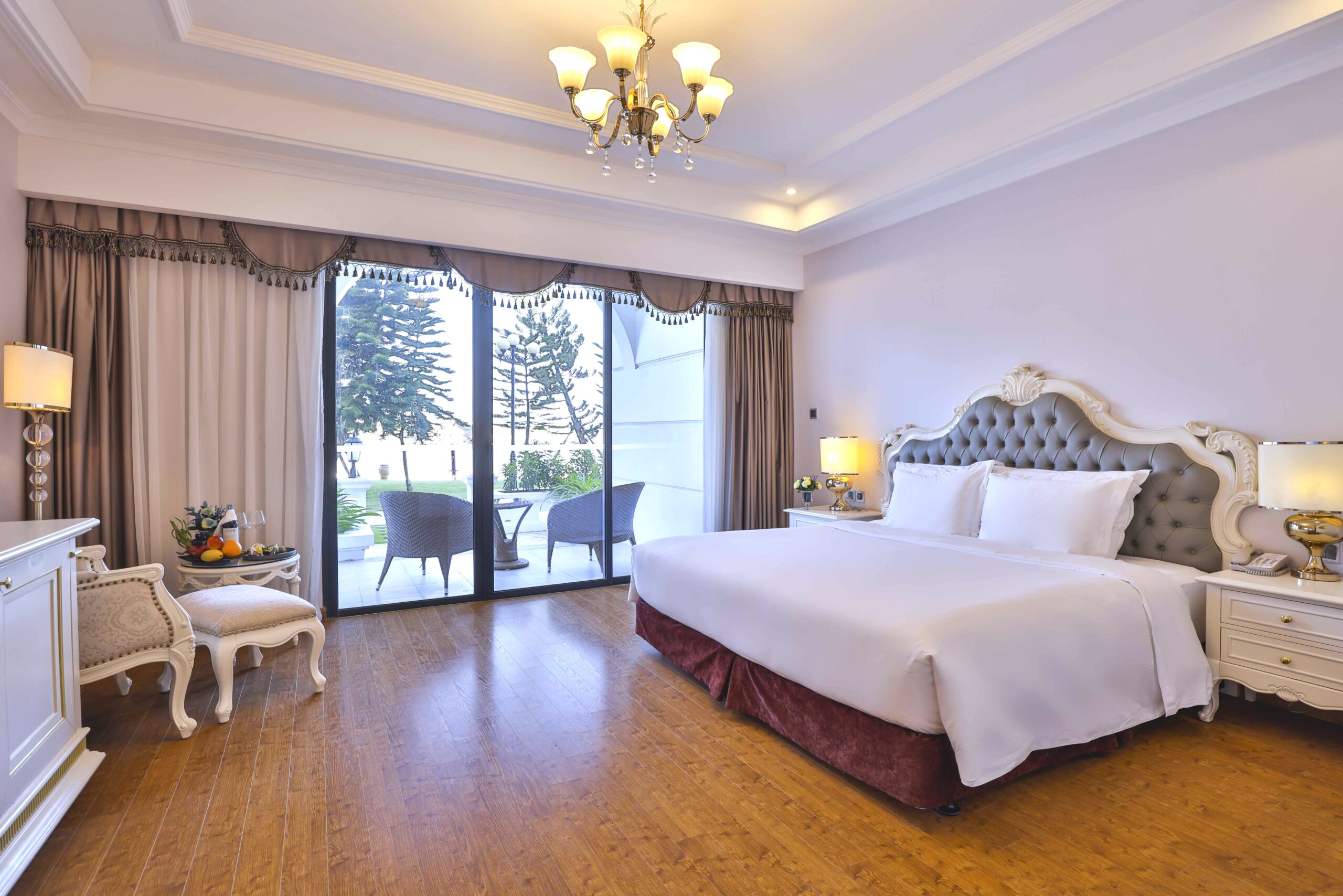 Vinpearl Resort & Spa Ha Long deluxe room