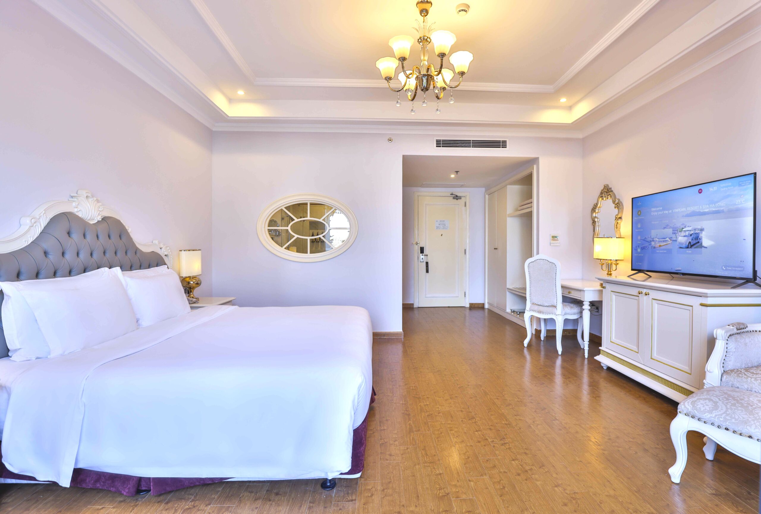 Vinpearl Resort & Spa Ha Long deluxe room