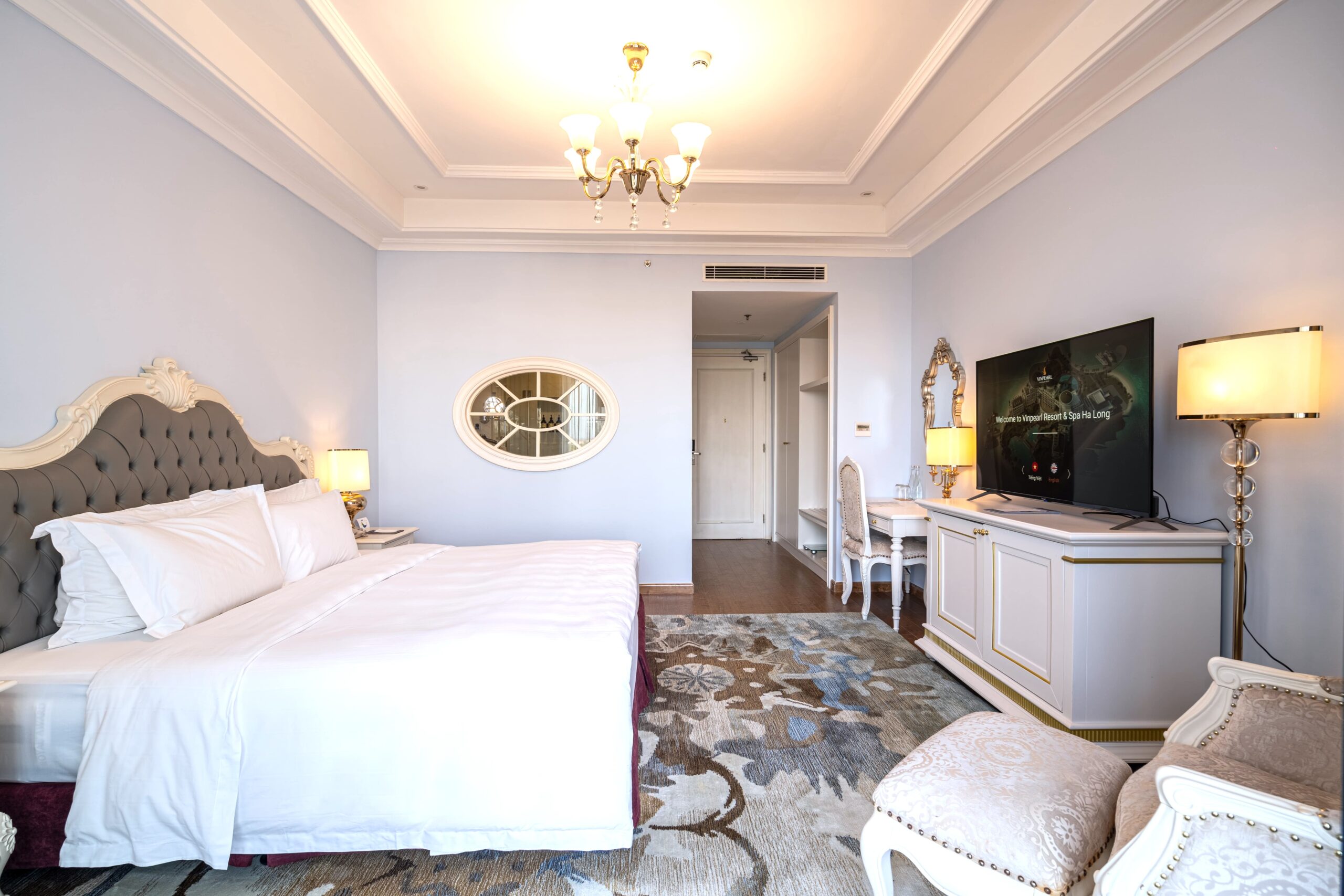 Vinpearl Resort & Spa Ha Long suite room