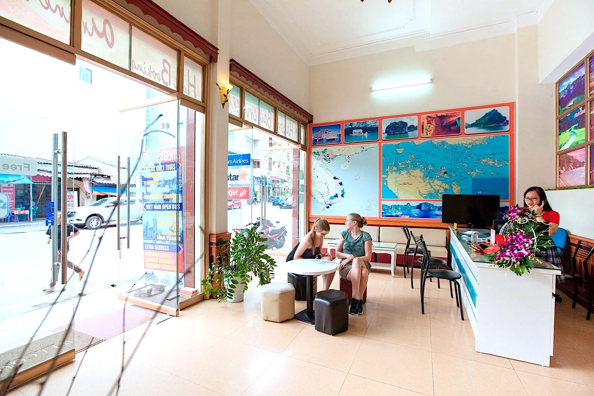 Top 5 Budget Hotels in Halong for Indian Travelers on a One-Day Trip 3 Alex Ha Long Hotel – Central & Clean reception