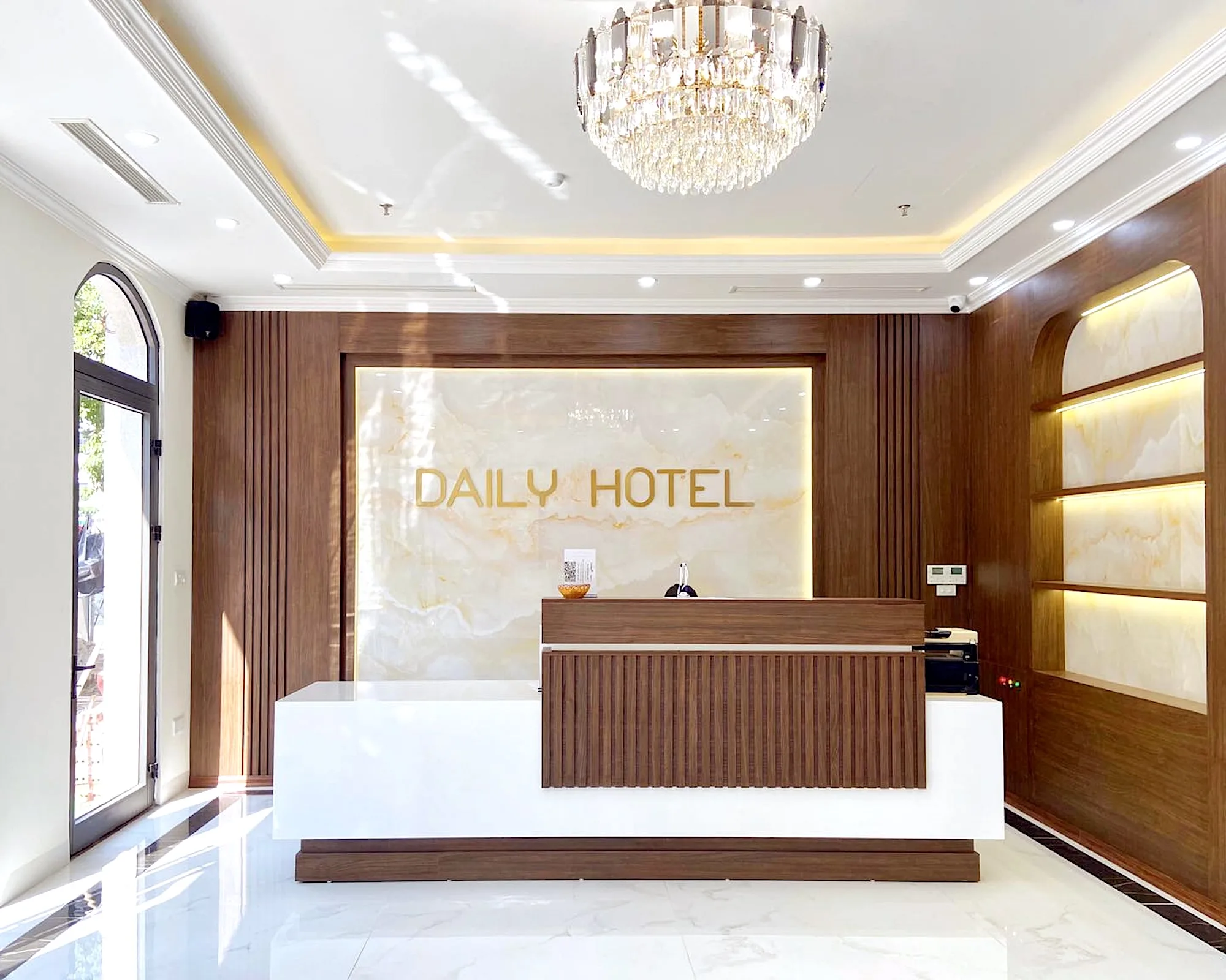 Top 5 Budget Hotels in Halong for Indian Travelers on a One-Day Trip 14 Daily Hotel Halong reception
