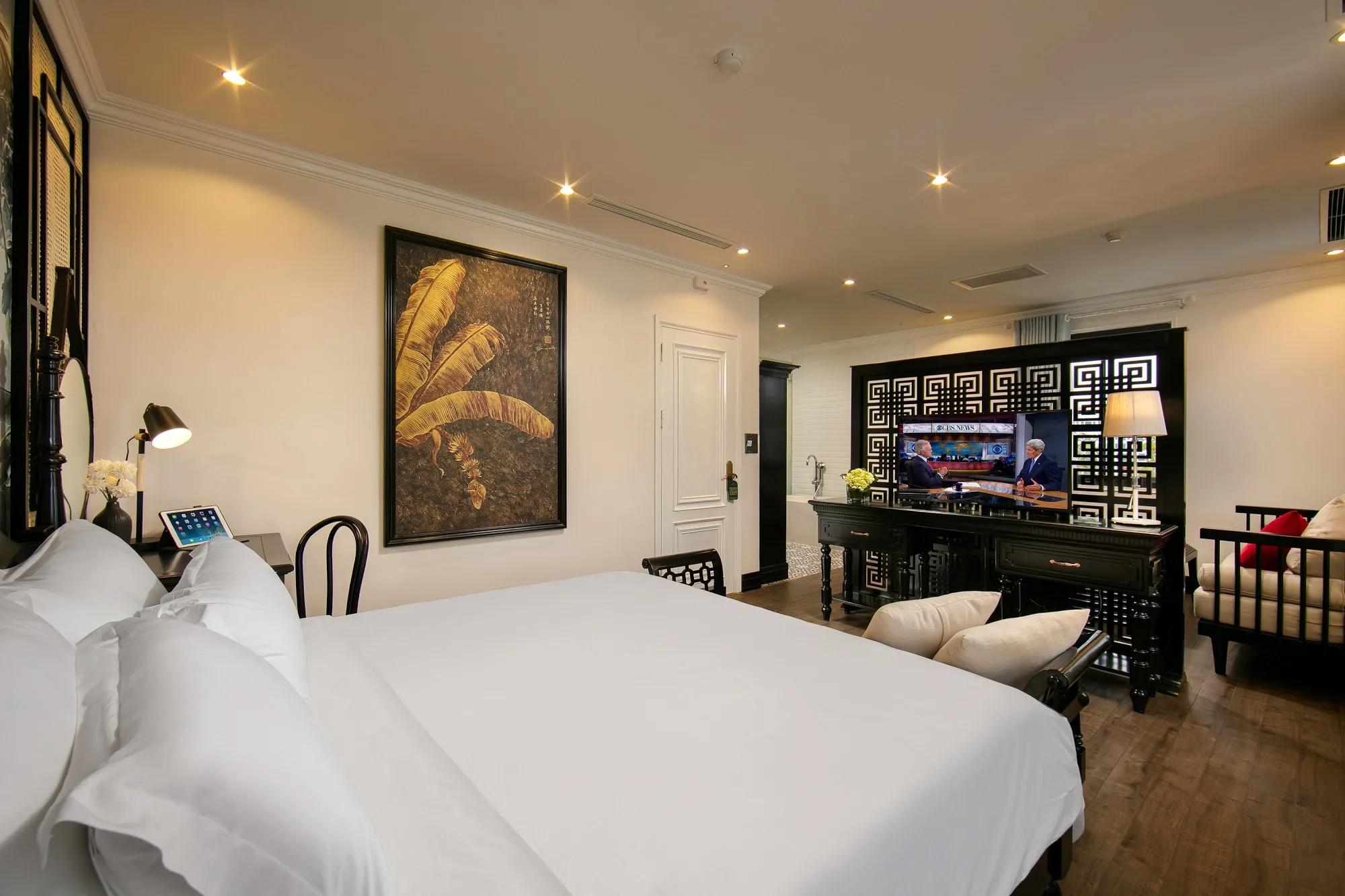 Top 5 Budget Hotels in Halong for Indian Travelers on a One-Day Trip 11 Green Suites Hotel double room