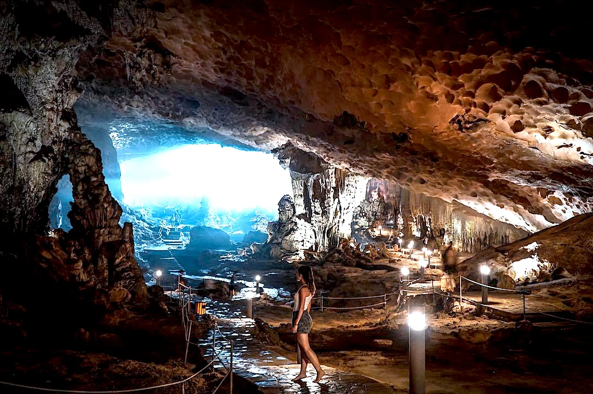 Halong Bay, Trinh Nu cave