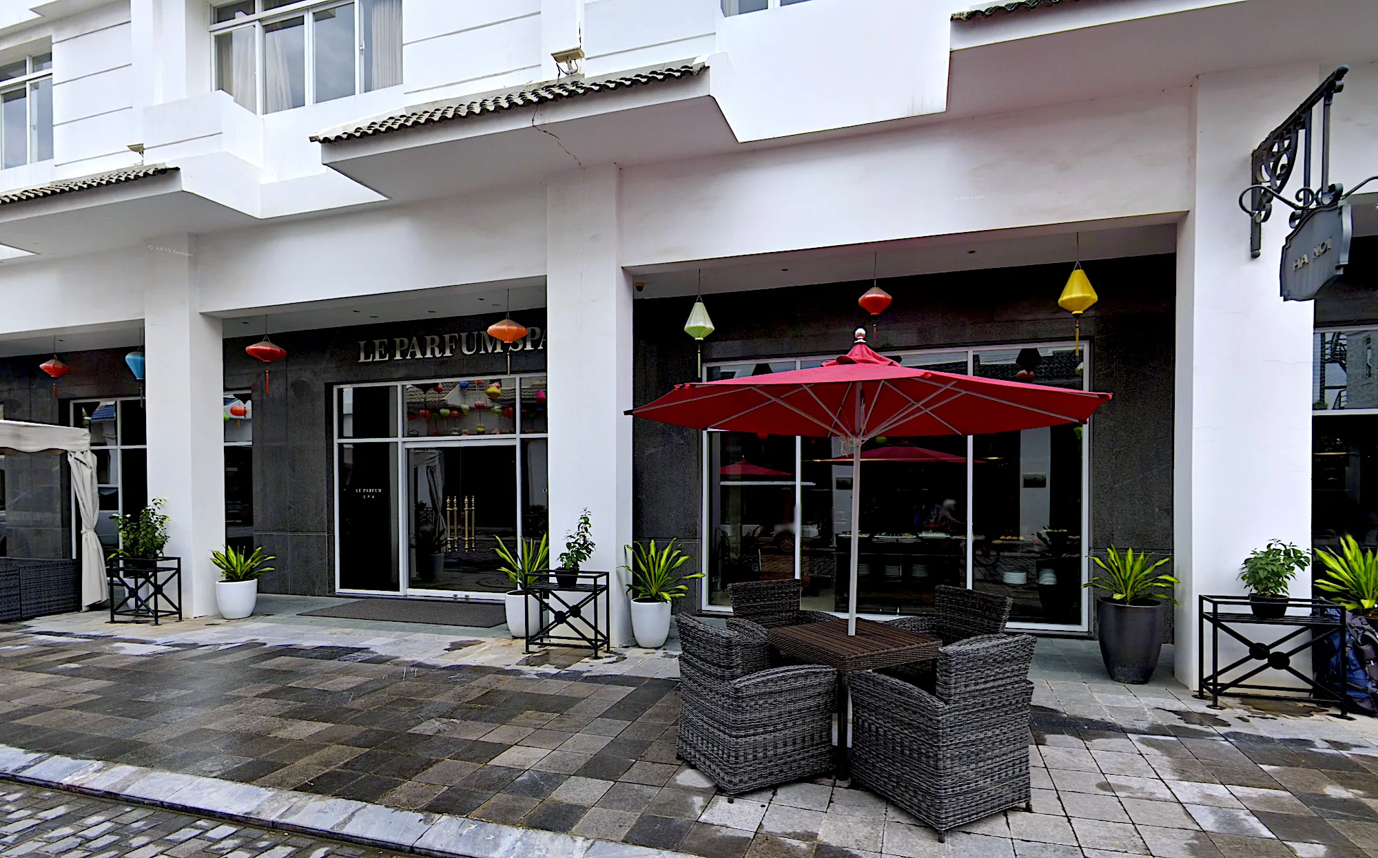 What Are the Best Massage Spots Around Halong Plaza Hotel? Relax & Unwind Near Your Stay 10 Le Parfum Spa (Tuan Chau area) — Upscale, romantic spa for couples