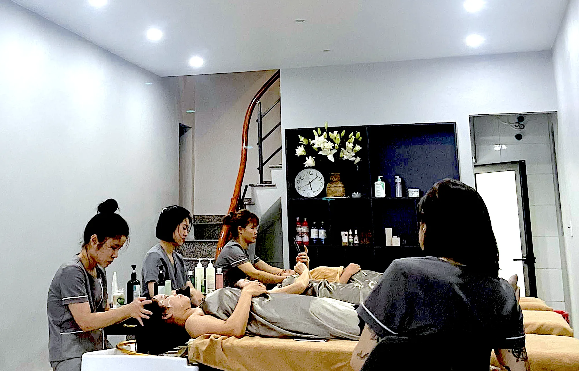 What Are the Best Massage Spots Around Halong Plaza Hotel? Relax & Unwind Near Your Stay 8 Halong Plaza Hotel 19/12/2025