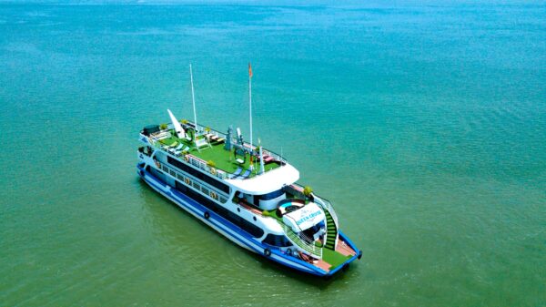 Queen Day Cruise Luxury Tour