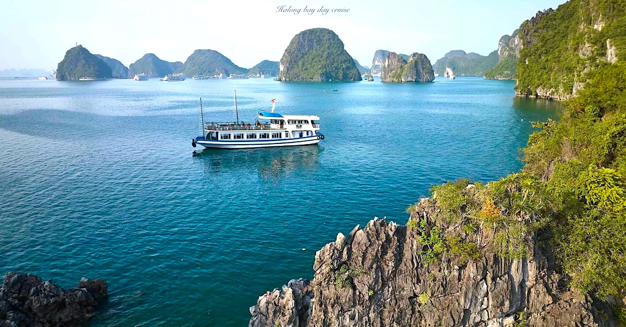What Does Reina Mean and Why Is It the First Choice for a Halong Daily Tour? 3 Reina Day Cruise
