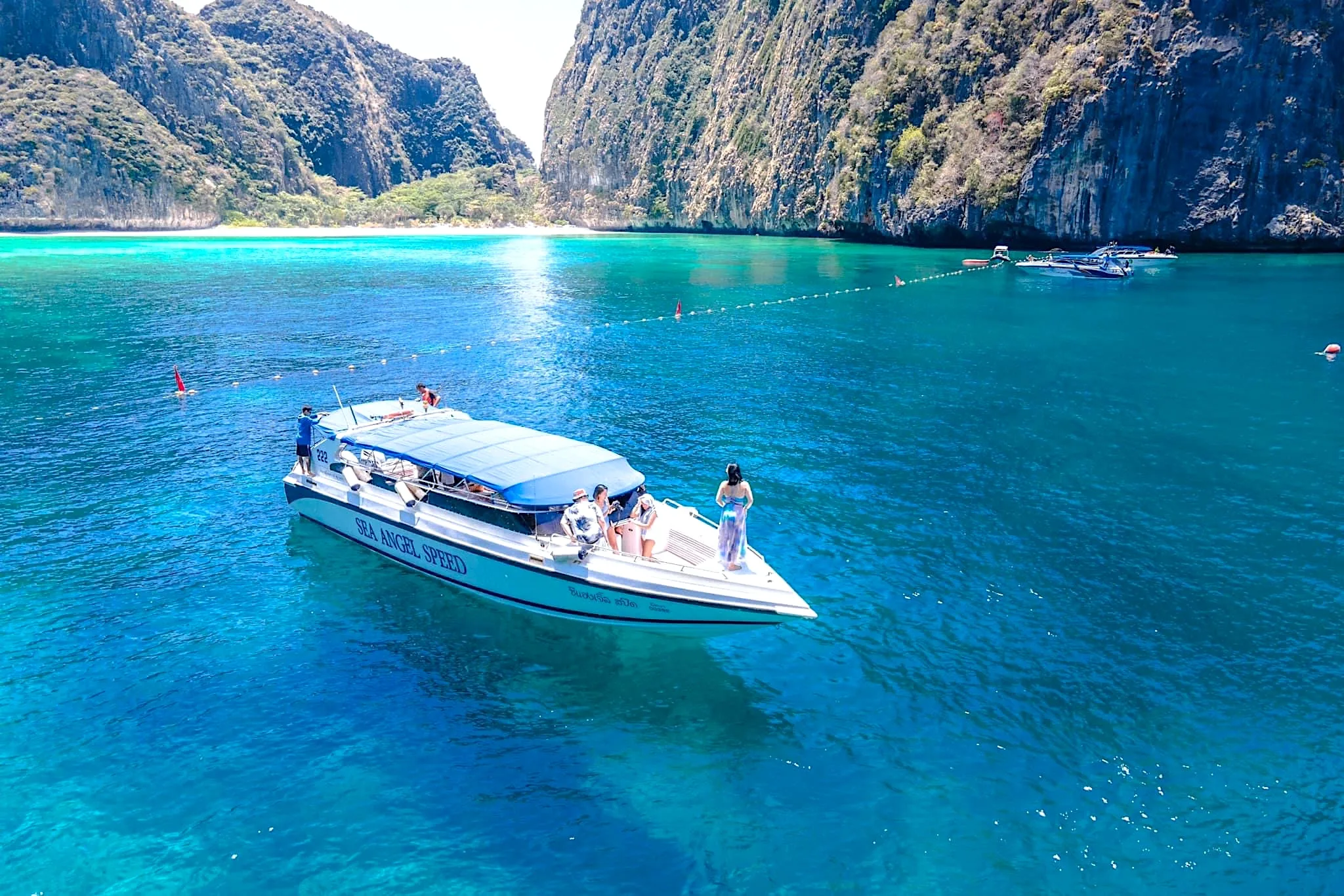 Speedboat tours to Phi Phi Islands