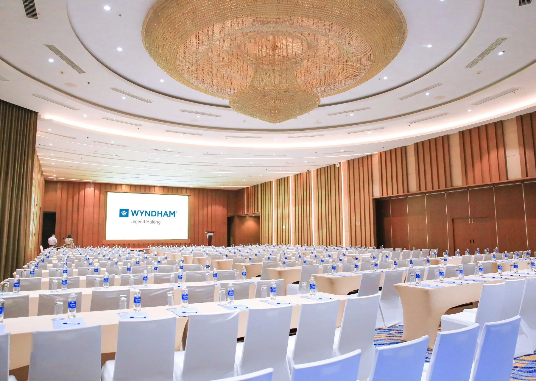 Wyndham Legend Halong meeting room