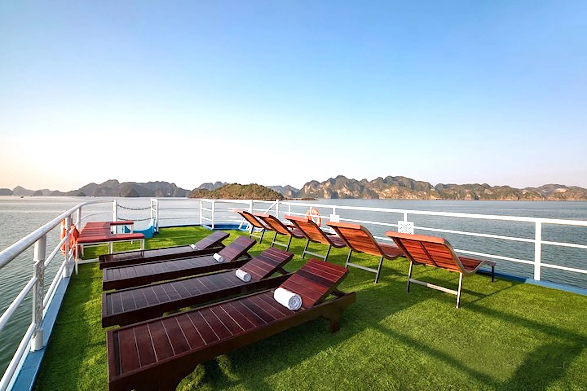 Estella Premium: The Ultimate Halong Bay Day Cruise for Style, Comfort and Luxury 3 Halong Estella Premium day cruise deck