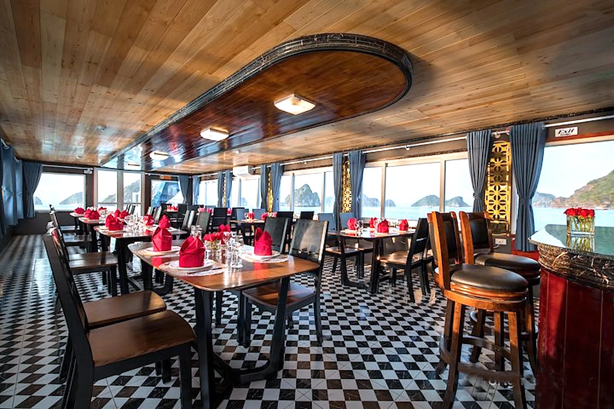 Estella Premium: The Ultimate Halong Bay Day Cruise for Style, Comfort and Luxury 8 Halong Estella Premium day cruise space